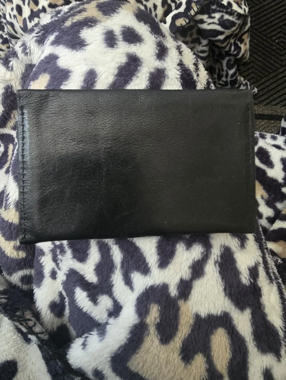 Elegant Leatherware Co. sleek black